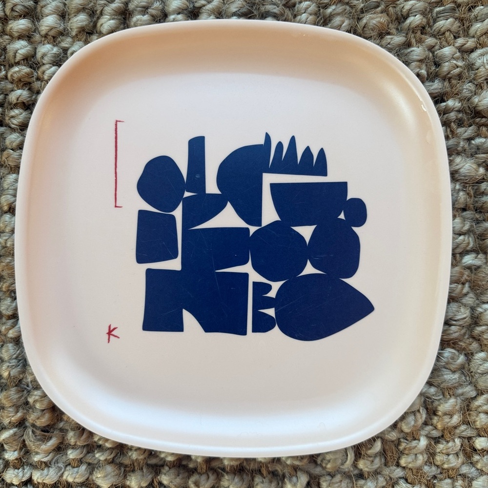 EKOBO Plate Set of 4 – 9” BPA-Free Eco-Composite -Lt Pink with design USED